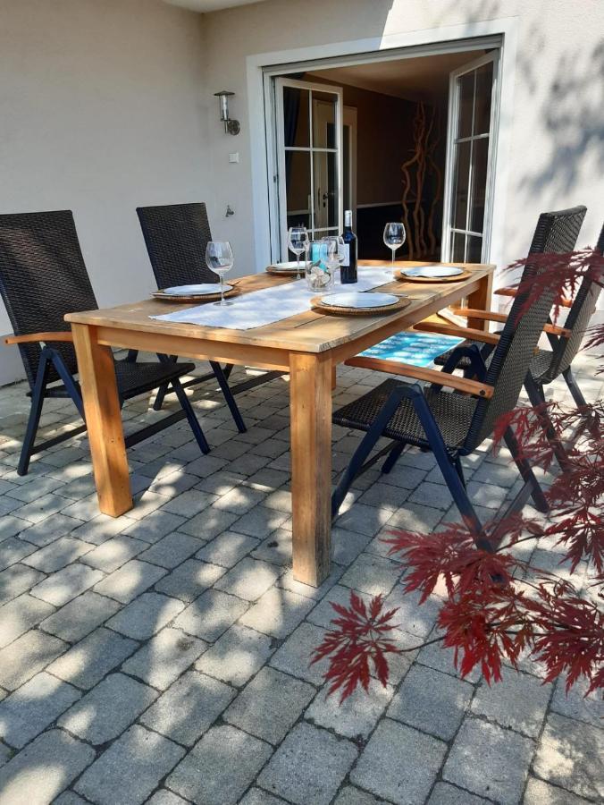 Stilvolles Apartment "Romantic" Neukirchen vorm Wald Dış mekan fotoğraf